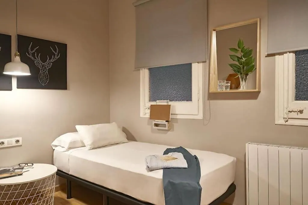 Magnificent 4 Bedroom Apartment In Eixample Barcelona
